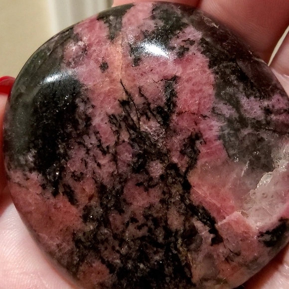 Beautiful Rhodonite Gallet/Palmstone - Picture 8 of 15